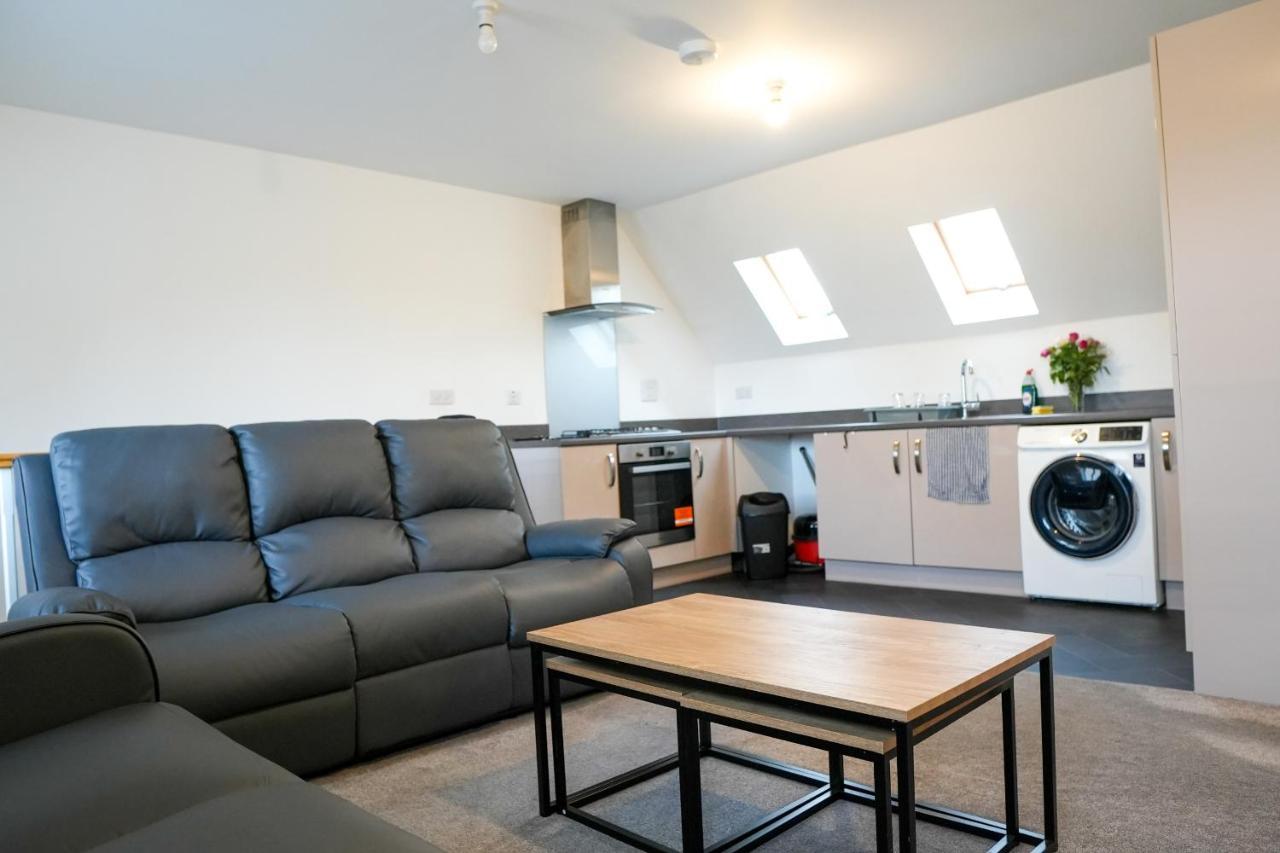 Stunning Two-Bedroom Apartment At A3Ree, Free Parking, Near Cribbs Causeway Mall Bristol Esterno foto