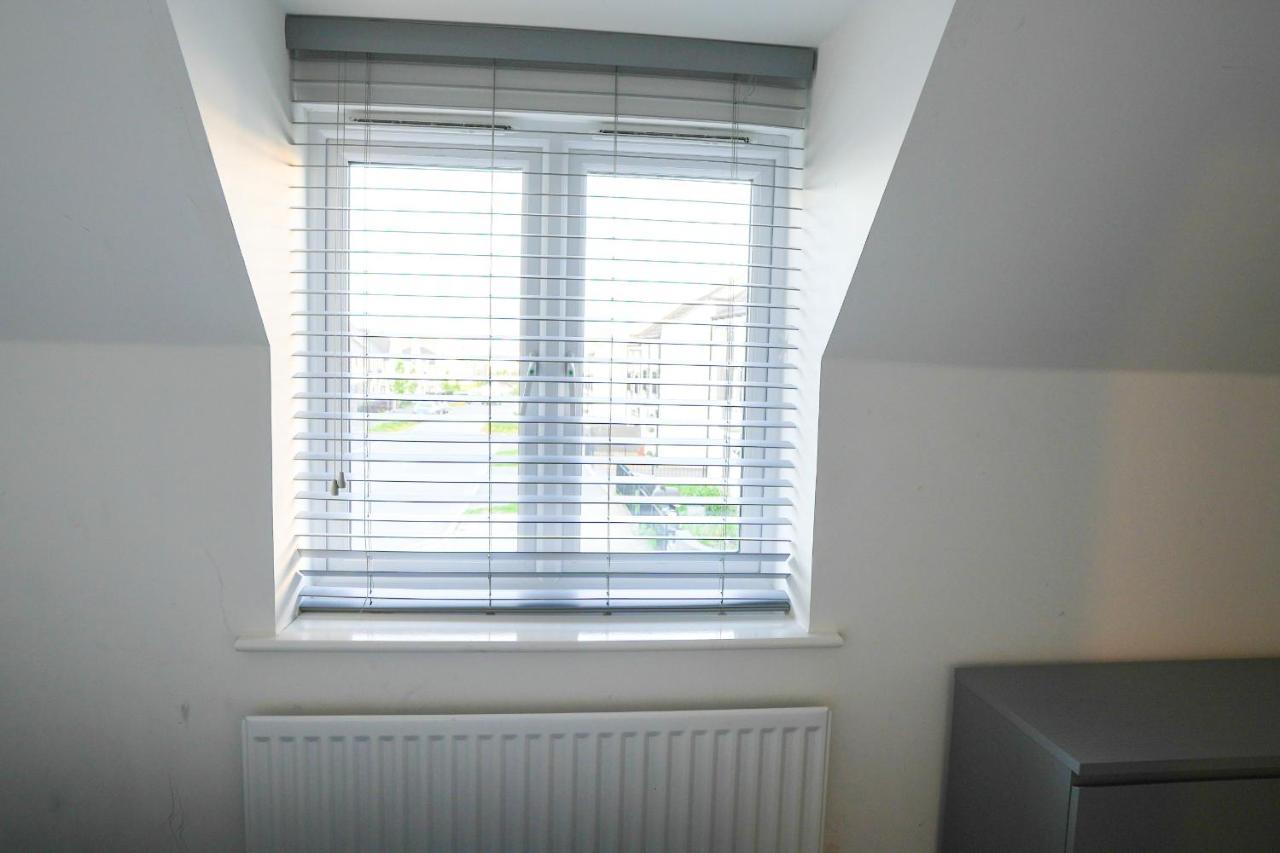 Stunning Two-Bedroom Apartment At A3Ree, Free Parking, Near Cribbs Causeway Mall Bristol Esterno foto