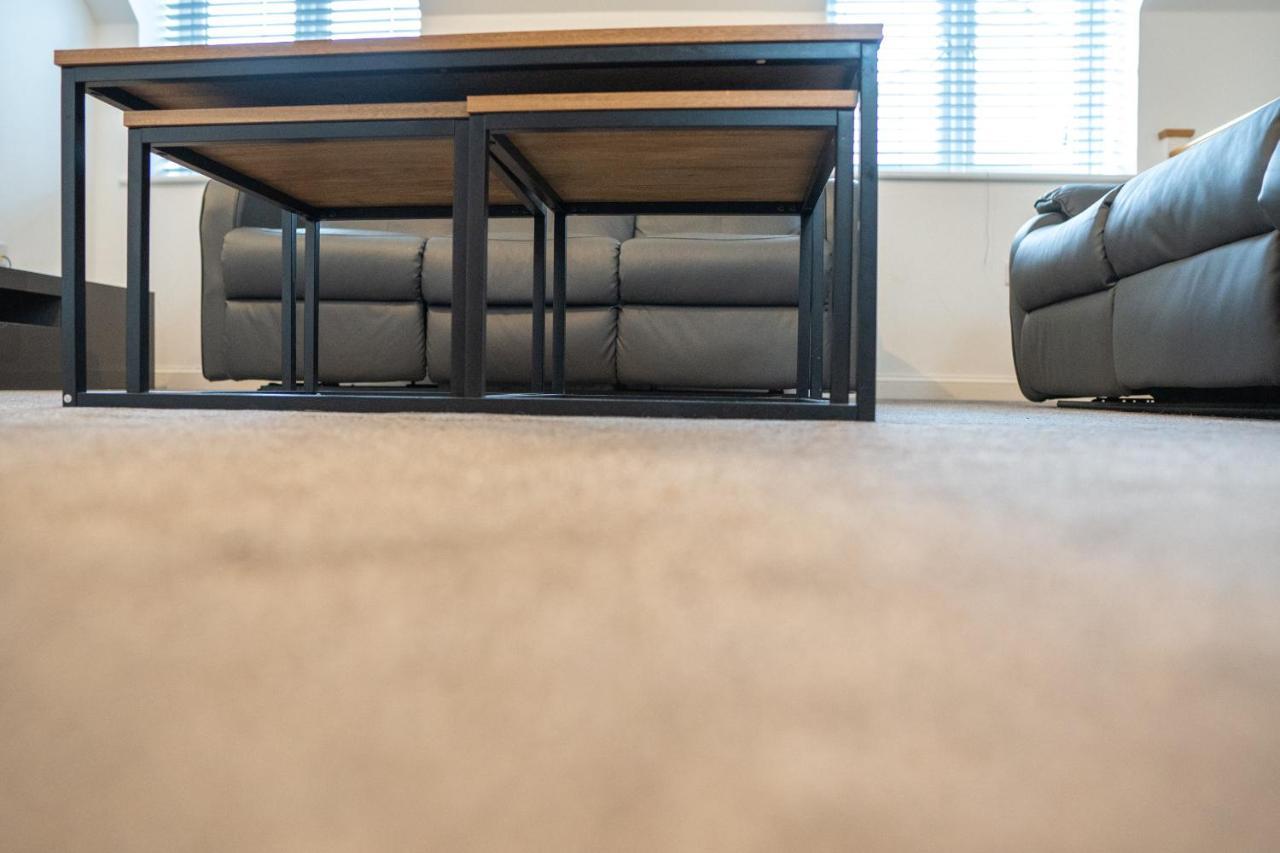 Stunning Two-Bedroom Apartment At A3Ree, Free Parking, Near Cribbs Causeway Mall Bristol Esterno foto