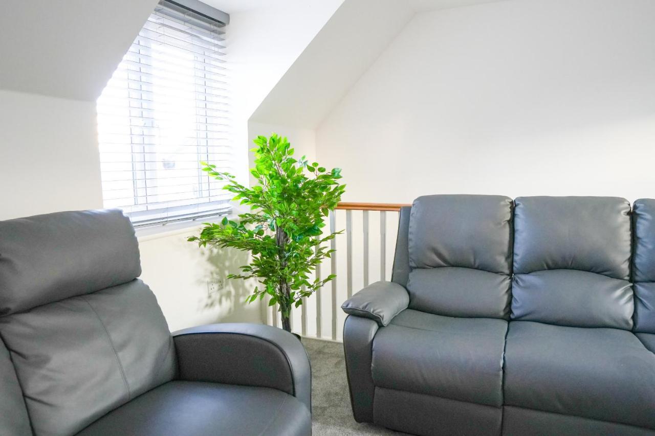 Stunning Two-Bedroom Apartment At A3Ree, Free Parking, Near Cribbs Causeway Mall Bristol Esterno foto