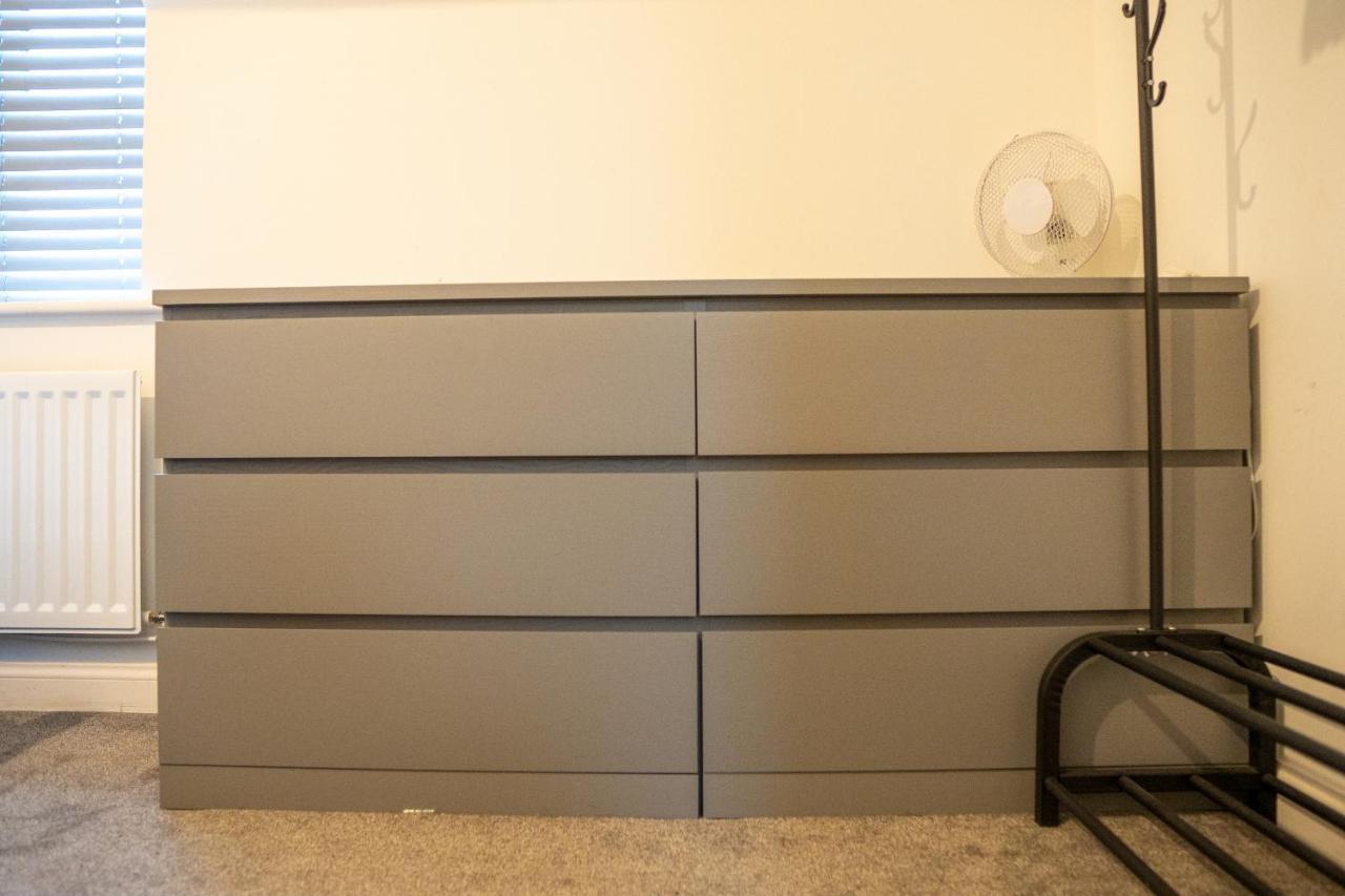 Stunning Two-Bedroom Apartment At A3Ree, Free Parking, Near Cribbs Causeway Mall Bristol Esterno foto