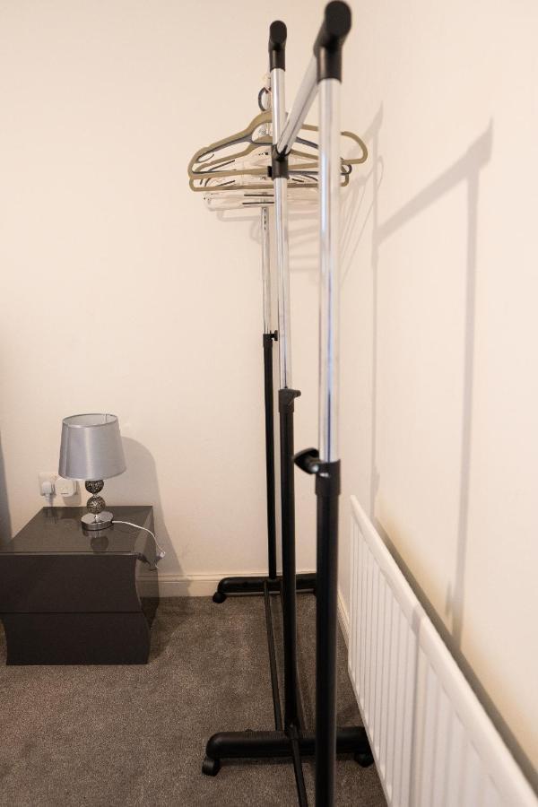 Stunning Two-Bedroom Apartment At A3Ree, Free Parking, Near Cribbs Causeway Mall Bristol Esterno foto