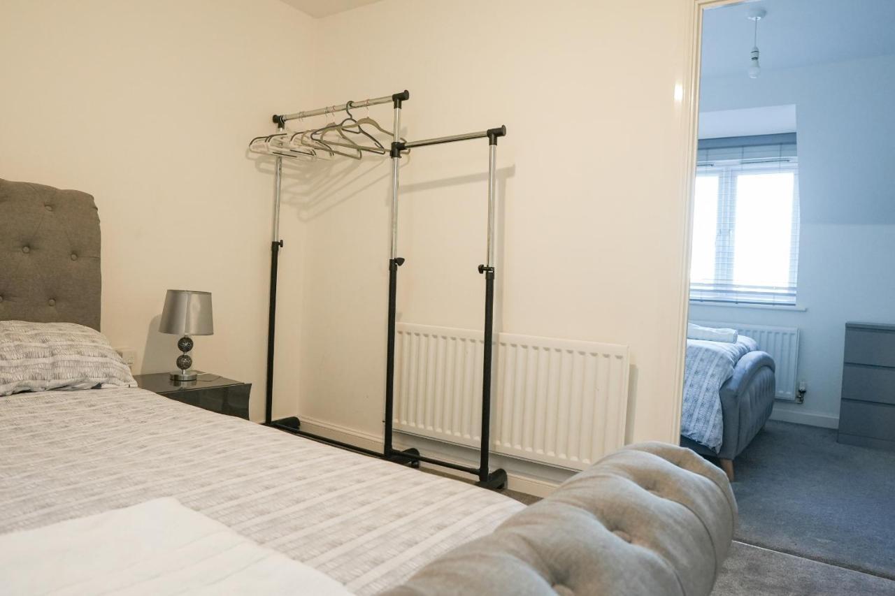Stunning Two-Bedroom Apartment At A3Ree, Free Parking, Near Cribbs Causeway Mall Bristol Esterno foto