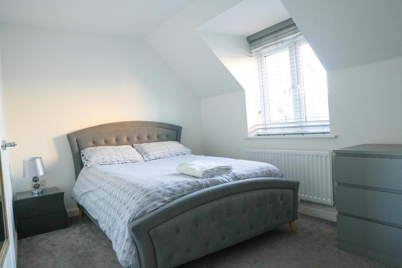 Stunning Two-Bedroom Apartment At A3Ree, Free Parking, Near Cribbs Causeway Mall Bristol Esterno foto